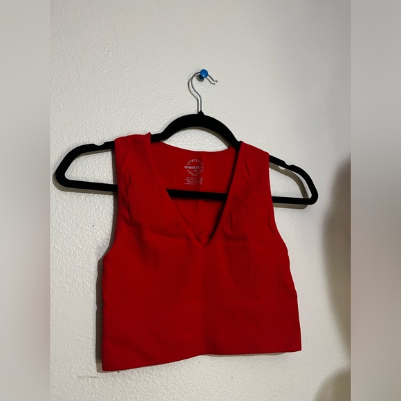 Red top - Picture 2 of 2